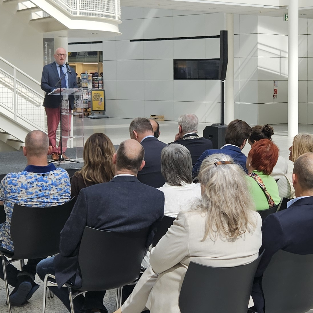 Symposium - Wees er vooral geheim meede